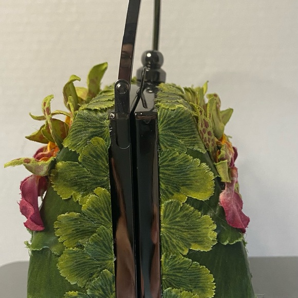 EJ Stern handbag ...handmade with silk floral design .Metal handle in green/pink - Picture 2 of 5